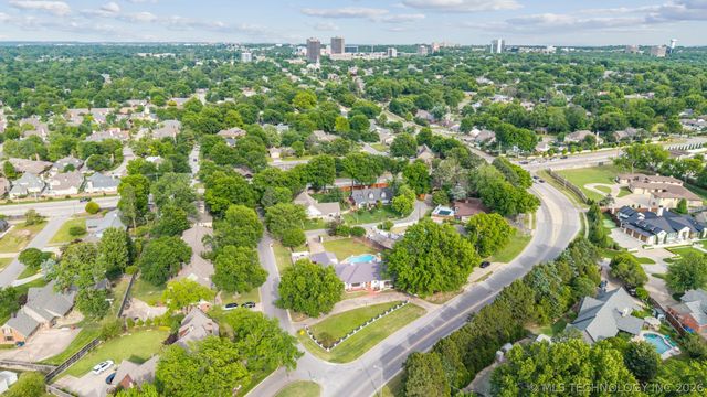 3215 E 61st Street, Tulsa, OK 74136