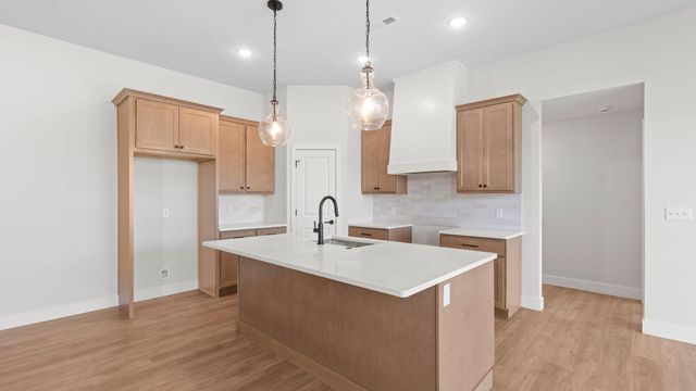 4405 ROYAL COUNTY RD, Columbia, MO 65201