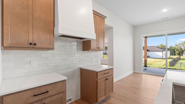 4405 ROYAL COUNTY RD, Columbia, MO 65201