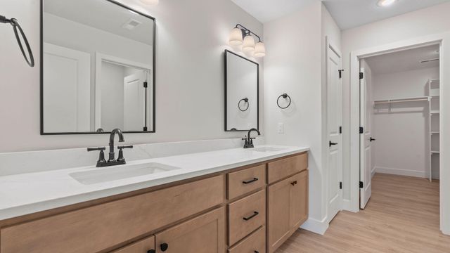 4405 ROYAL COUNTY RD, Columbia, MO 65201