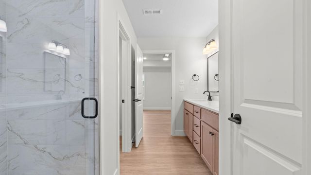 4405 ROYAL COUNTY RD, Columbia, MO 65201