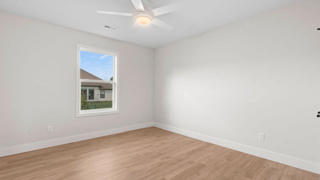 4405 ROYAL COUNTY RD, Columbia, MO 65201