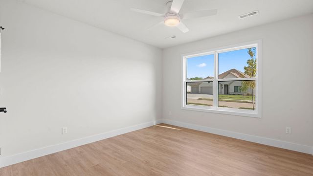4405 ROYAL COUNTY RD, Columbia, MO 65201