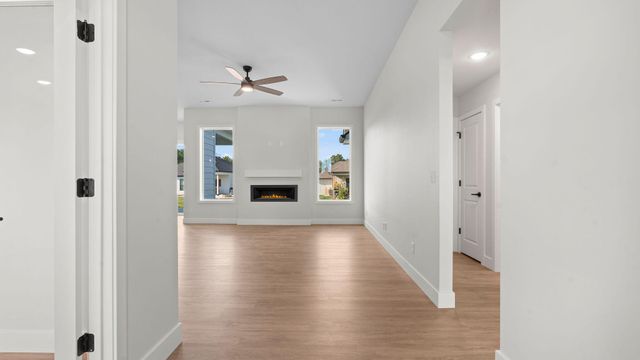 4405 ROYAL COUNTY RD, Columbia, MO 65201