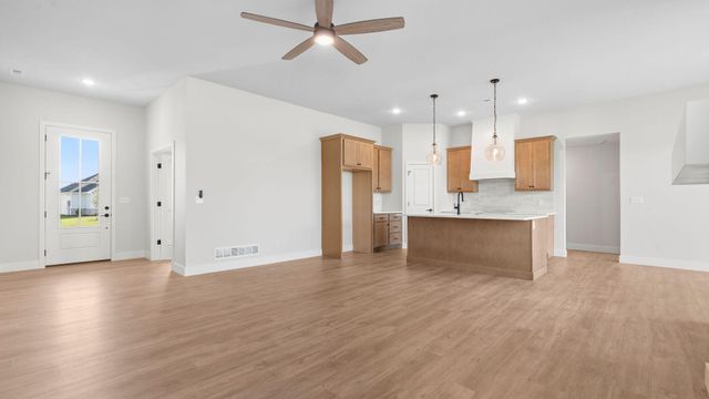 4405 ROYAL COUNTY RD, Columbia, MO 65201