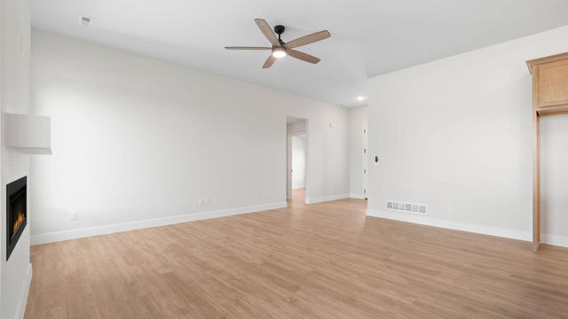 4405 ROYAL COUNTY RD, Columbia, MO 65201