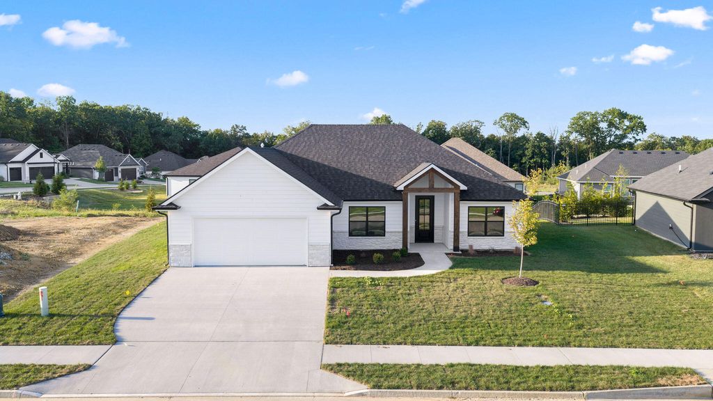 4405 ROYAL COUNTY RD, Columbia, MO 65201