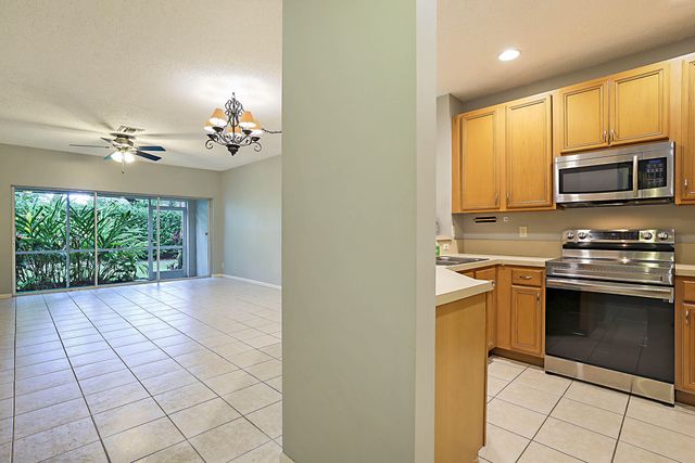 4827 Palmbrooke Circle, West Palm Beach, FL 33417