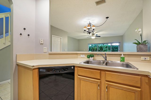 4827 Palmbrooke Circle, West Palm Beach, FL 33417