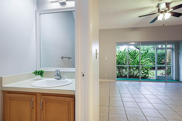 4827 Palmbrooke Circle, West Palm Beach, FL 33417