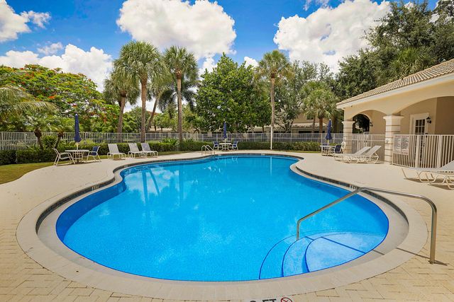 4827 Palmbrooke Circle, West Palm Beach, FL 33417