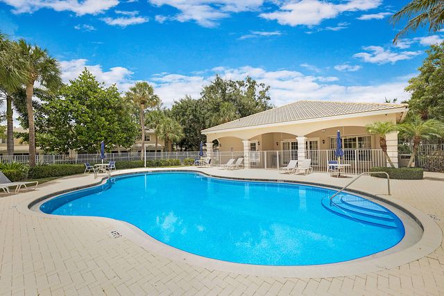 4827 Palmbrooke Circle, West Palm Beach, FL 33417