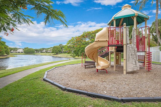 4827 Palmbrooke Circle, West Palm Beach, FL 33417