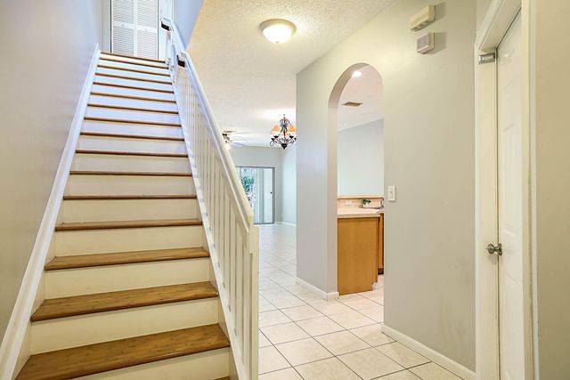 4827 Palmbrooke Circle, West Palm Beach, FL 33417