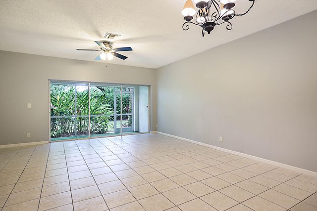 4827 Palmbrooke Circle, West Palm Beach, FL 33417