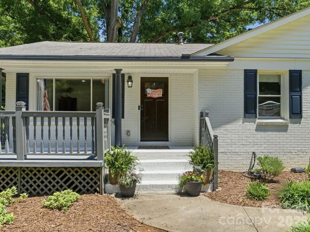 6819 Woodstock Drive, Charlotte, NC 28210