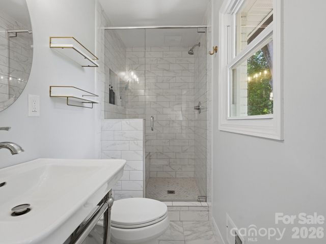 6819 Woodstock Drive, Charlotte, NC 28210