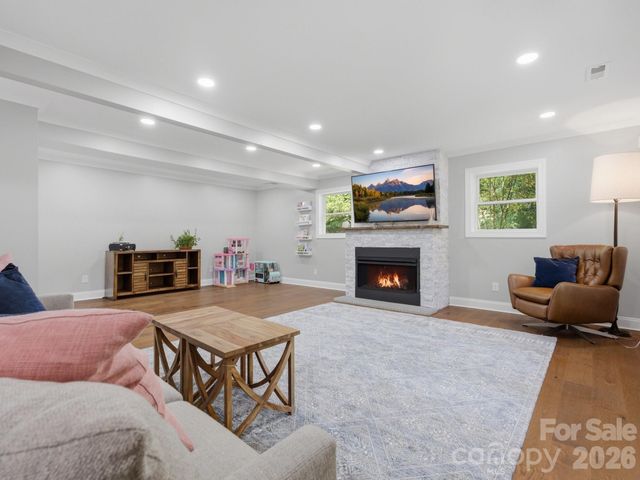 6819 Woodstock Drive, Charlotte, NC 28210