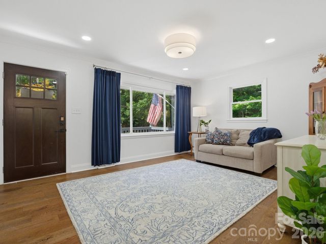 6819 Woodstock Drive, Charlotte, NC 28210