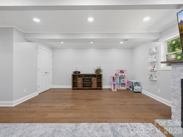 6819 Woodstock Drive, Charlotte, NC 28210