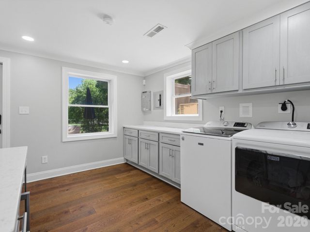6819 Woodstock Drive, Charlotte, NC 28210