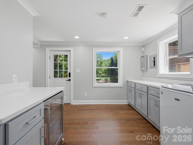 6819 Woodstock Drive, Charlotte, NC 28210