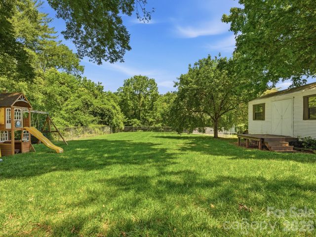 6819 Woodstock Drive, Charlotte, NC 28210
