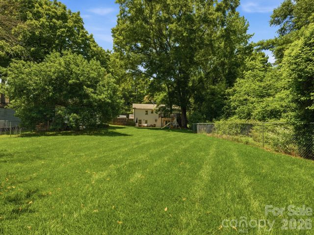 6819 Woodstock Drive, Charlotte, NC 28210