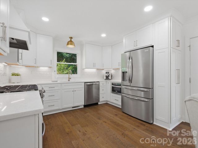 6819 Woodstock Drive, Charlotte, NC 28210