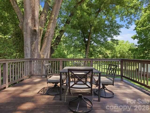 6819 Woodstock Drive, Charlotte, NC 28210