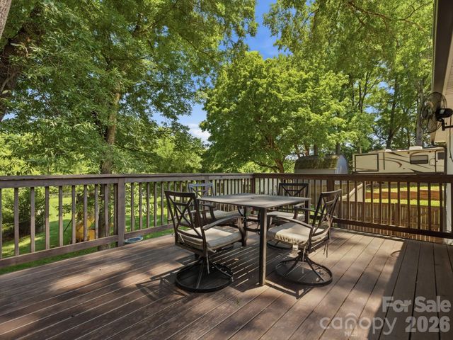 6819 Woodstock Drive, Charlotte, NC 28210