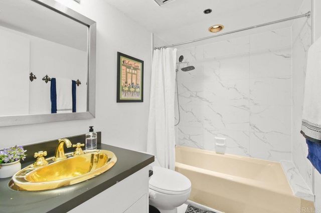 230 W Laurel Street 506, San Diego, CA 92101
