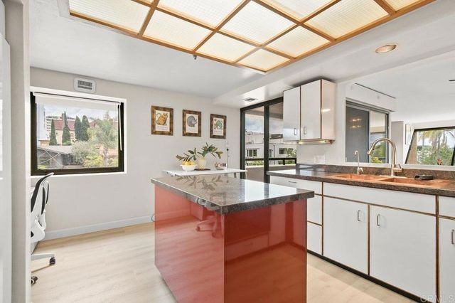 230 W Laurel Street 506, San Diego, CA 92101