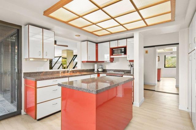 230 W Laurel Street 506, San Diego, CA 92101