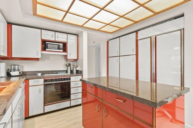 230 W Laurel Street 506, San Diego, CA 92101