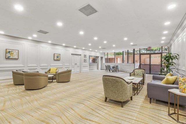 230 W Laurel Street 506, San Diego, CA 92101