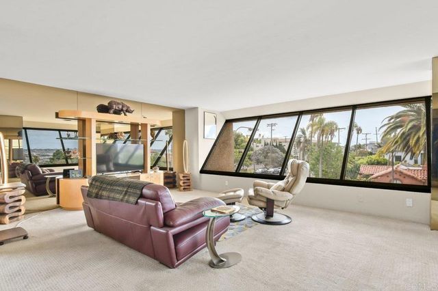 230 W Laurel Street 506, San Diego, CA 92101