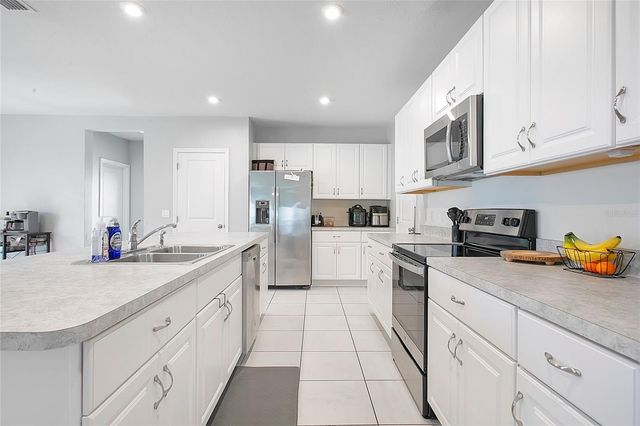 582 BLACK EAGLE DRIVE, Groveland, FL 34736