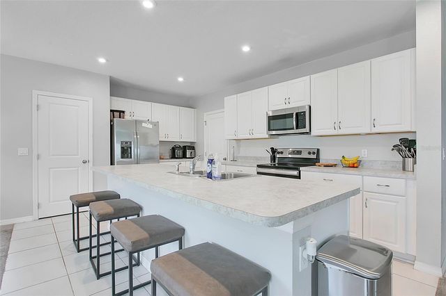 582 BLACK EAGLE DRIVE, Groveland, FL 34736