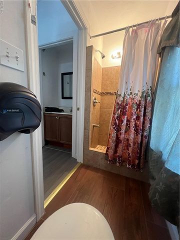 220 W 33rd ST, Norfolk, VA 23504