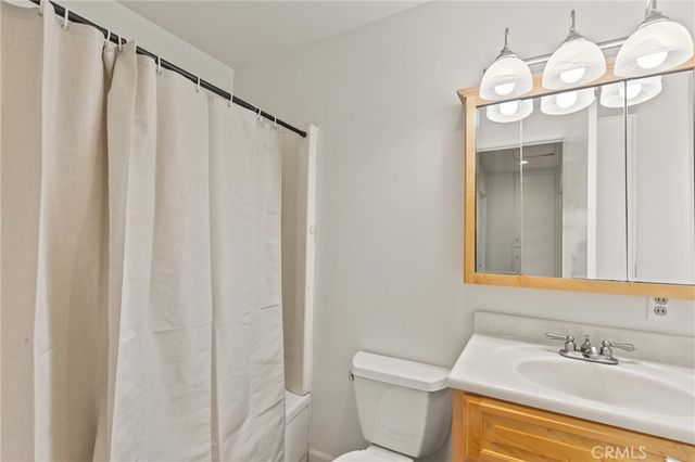 42585 Iowa Street, Palm Desert, CA 92211