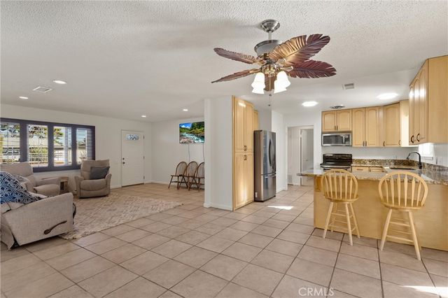 42585 Iowa Street, Palm Desert, CA 92211