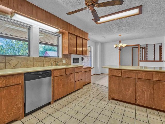 715 SW Englewood Dr, Lawton, OK 73505