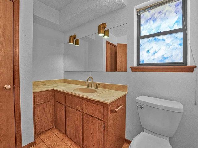 715 SW Englewood Dr, Lawton, OK 73505