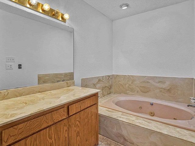 715 SW Englewood Dr, Lawton, OK 73505