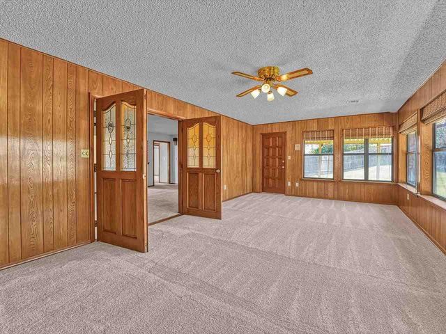 715 SW Englewood Dr, Lawton, OK 73505