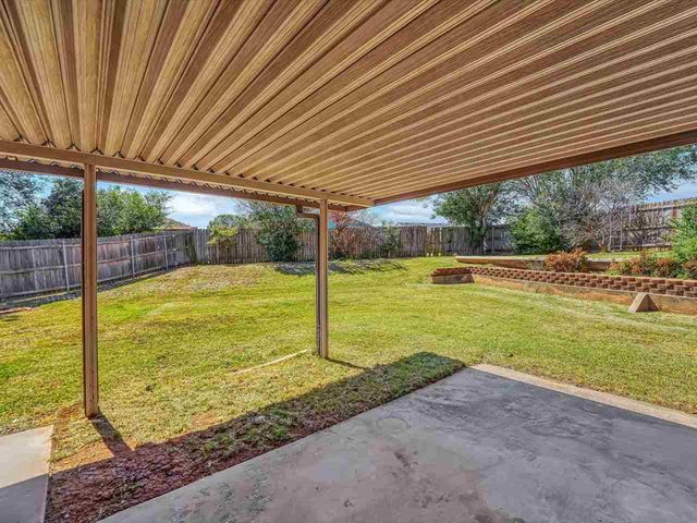715 SW Englewood Dr, Lawton, OK 73505