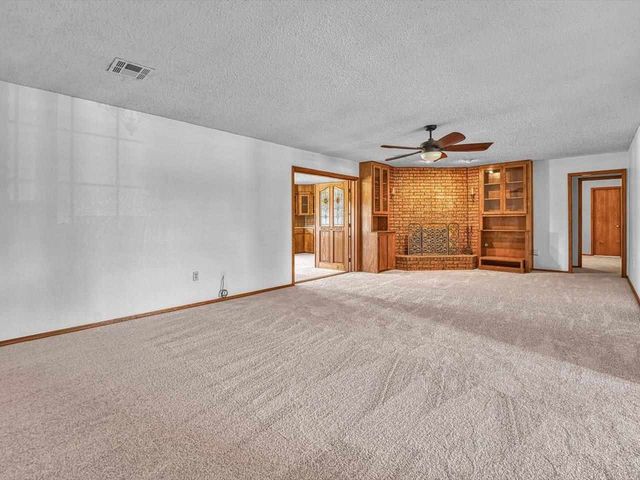 715 SW Englewood Dr, Lawton, OK 73505