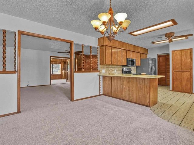 715 SW Englewood Dr, Lawton, OK 73505