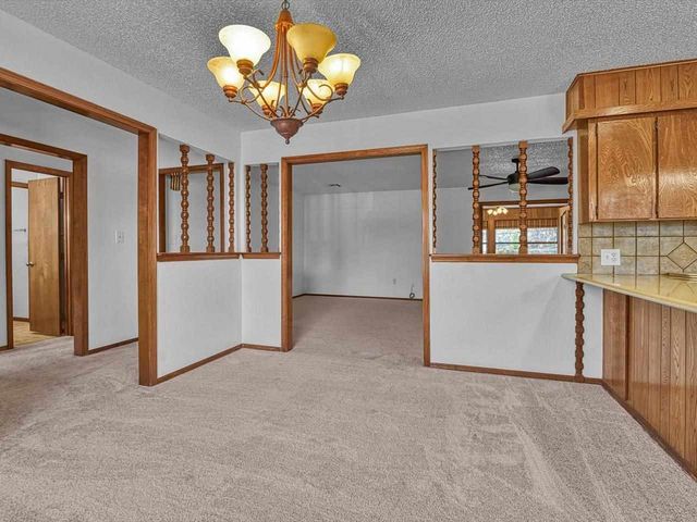 715 SW Englewood Dr, Lawton, OK 73505